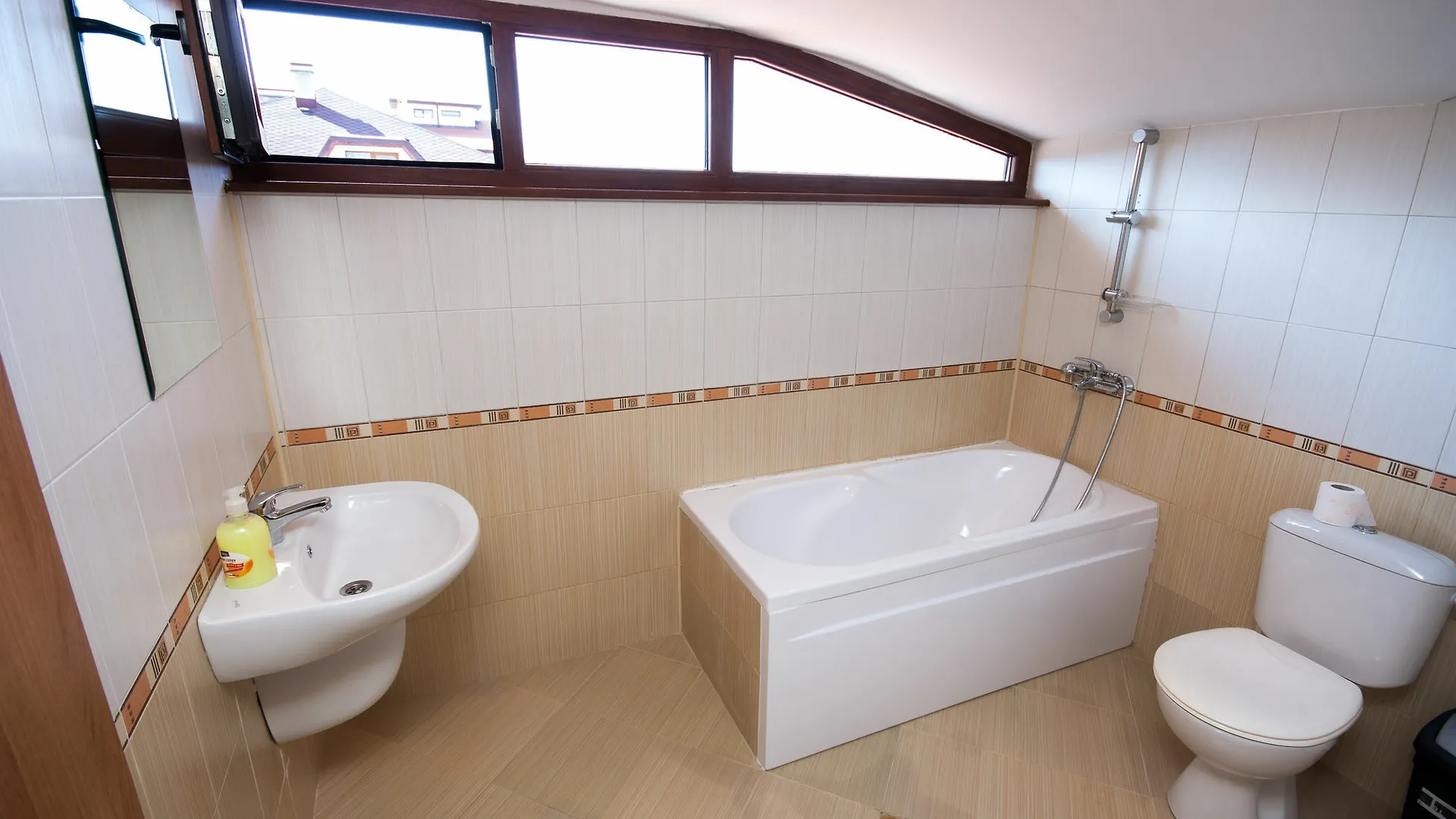 בנסקו Ruby Tower Apartments